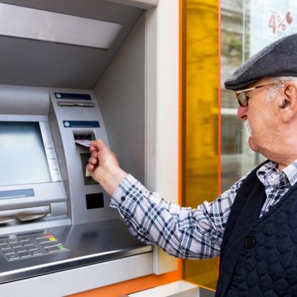 Изплащането на пенсиите през септември чрез пощенските станции ще се
