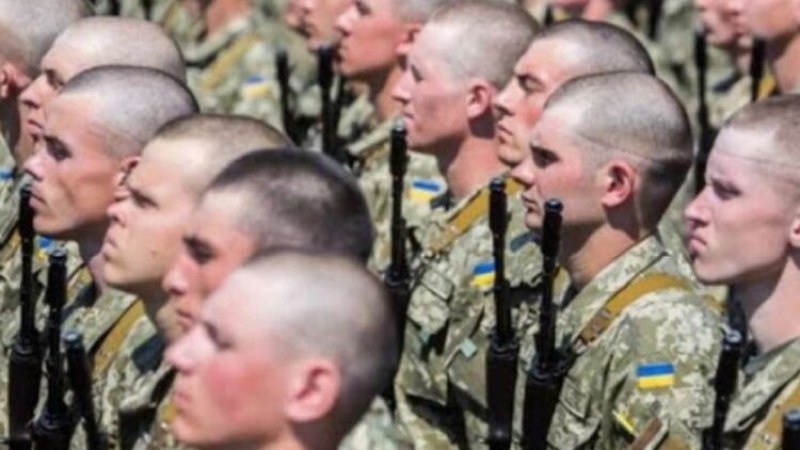 В Украйна беше разрешено да се назначават в армията хора с умствени увреждания и ХИВ