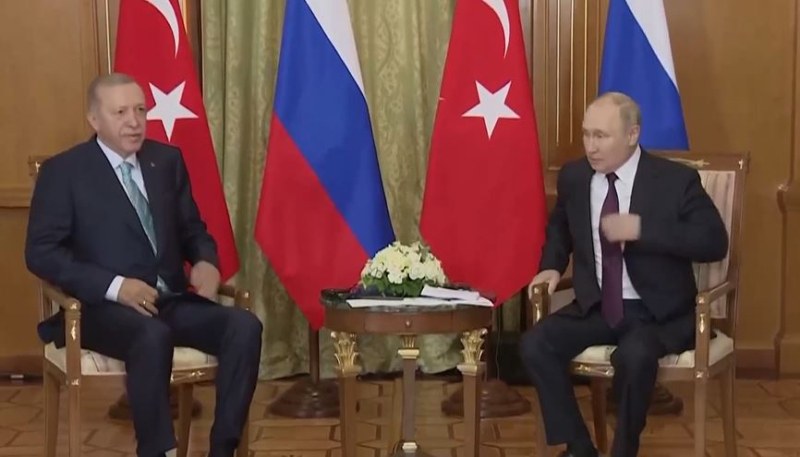 Ердоган и Путин се срещнаха в Русия