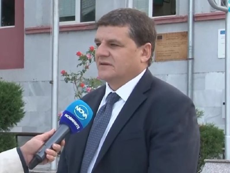 Нападнатият кмет на Струмяни бил със сина си, детето е с детска церебрална парализа