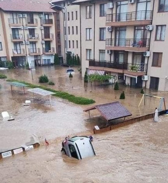 Обявен е Ден на траур в Царево