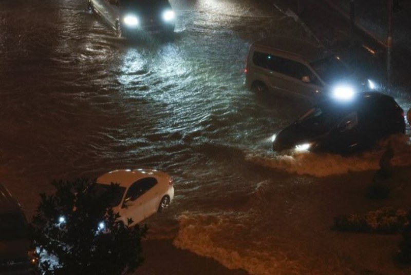Воден ад и в Турция: Наводненията взеха жертви, има изчезнали