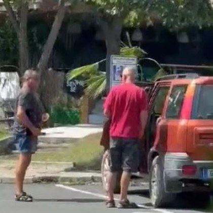 Паркинг заработи насред бедствието в Царево, таксува с по 3 лева на час ВИДЕО