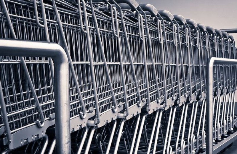 Франция блокира цените на 5000 продукта