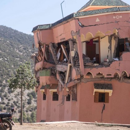 Най смъртоносното земетресение в Мароко от десетилетия насам отне живота на