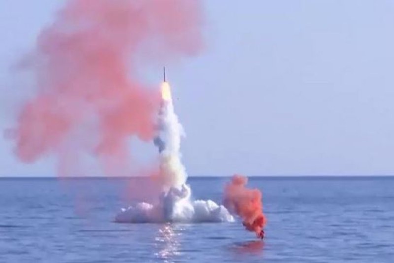 Русия унищожи военни катери на Украйна