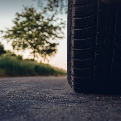 Авария застигна шофьорка на пътя, но се намесиха добри хора