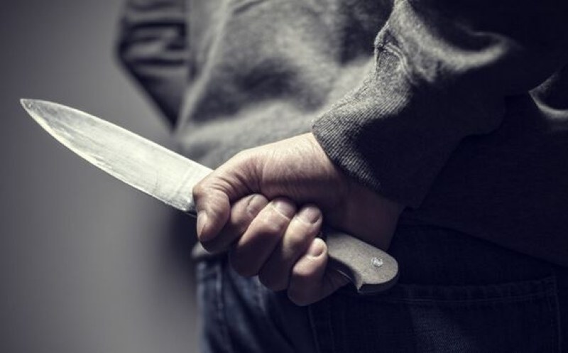 Твърдят, че майка с дете била нападната с нож от непознат