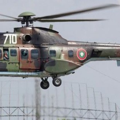 Военнослужещи и вертолет Cougar от ВВС се включиха в спасителната