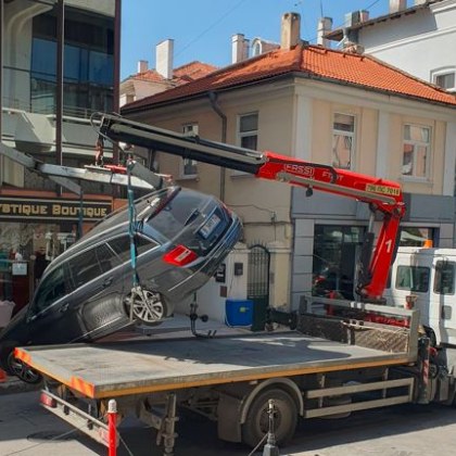 Неприятен инцидент с репатриращ автомобил е станал във Варна Паякът