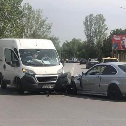 Тежка катастрофа е станала днес в столичния Студентски град Лек автомобил