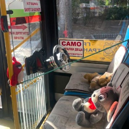 Приятна иновация в автобус от градския транспорт във Варна разпали