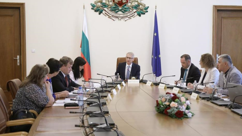 Разкриват още 453 места в кризисните центрове за пострадали от насилие