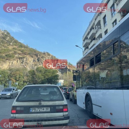 Блокада по основни пътни артерии в Пловдив за първия учебен