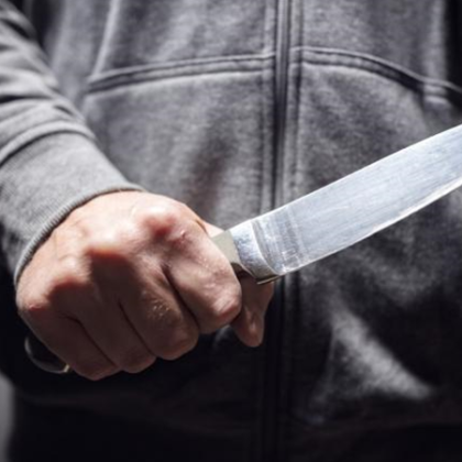Хванаха мъж заплашил с нож 15 годишно дете за да