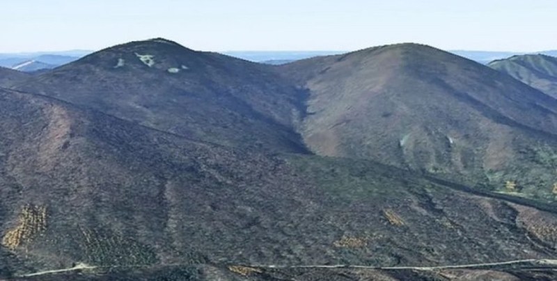 Кратер на върха на планина, причинен от сблъсък с астероид, е открит в Китай