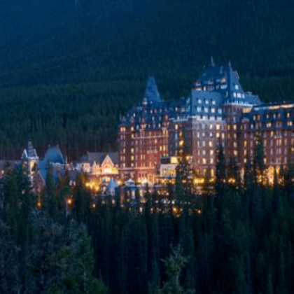 Хотел Banff Springs се намира на много живописно място но