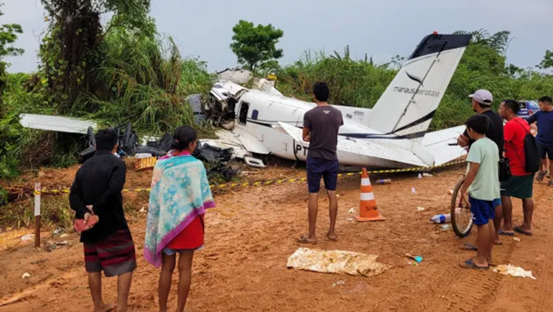 Най-малко 14 са жертвите на самолетна катастрофа в северния бразилски щат