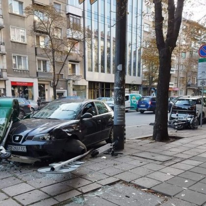 Тежко произшествие е станало днес в София Мотор лежи на асфалта