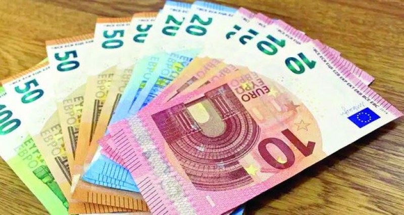 Предложение: България да въведе еврото от 1 януари 2025 г.