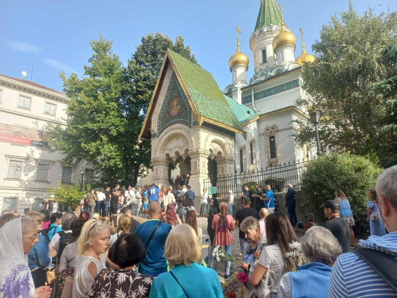 Държавата е готова да съдейства за възстановяване на богослуженията в Руската църква
