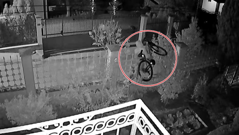 Камера засне нагла кражба на велосипед във Варна ВИДЕО