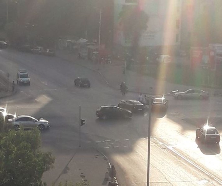 Колко ПТП-та ще станат на кръстовището без работещи светофари в Пловдив?
