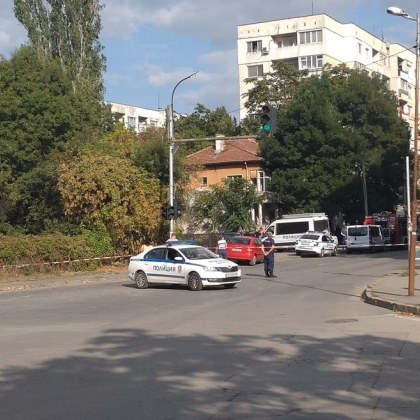 Мъж се барикадира и заля с бензин, заплаши, че ще се запали СНИМКА