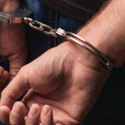 Криминално проявен 46 годишен перничанин е задържан за изнудване и заплахи