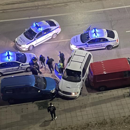 Лек автомобил пълен с мигранти катастрофира в София след гонка с