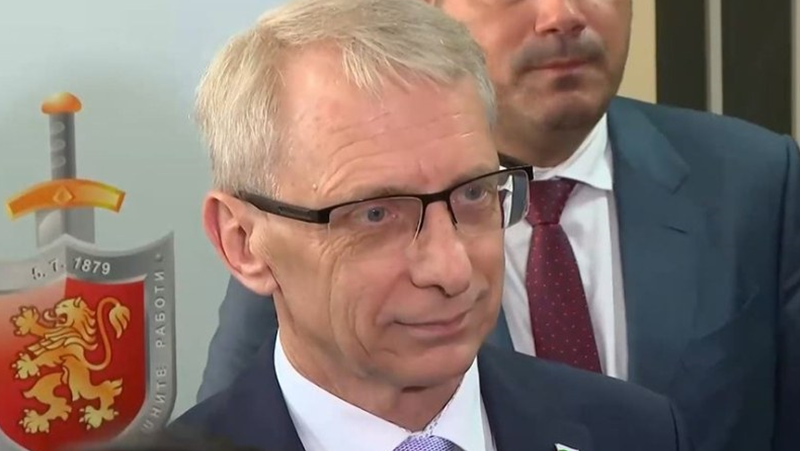 Денков: Подписахме споразумение с протестиращите миньори и енергетици