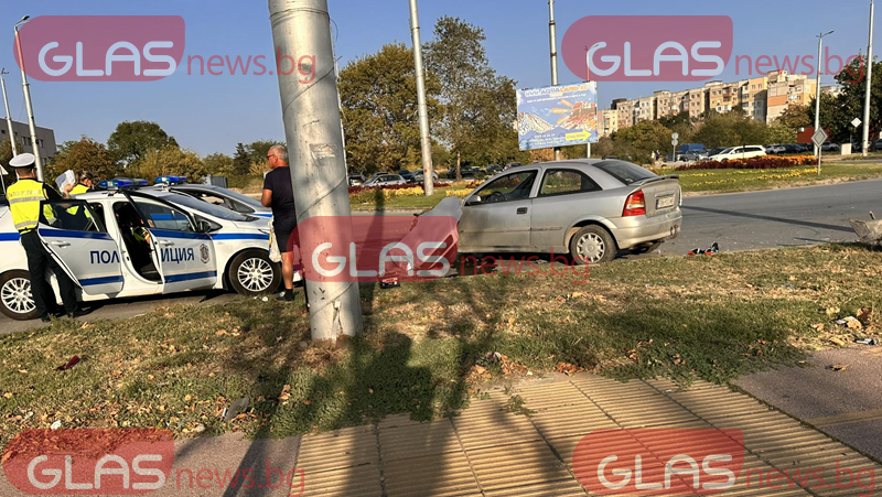Катастрофа блокира кръстовище в Пловдив СНИМКИ
