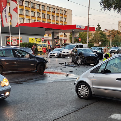 Тежка катастрофа е станала на булевард Шипченски проход в София