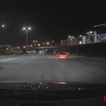 Видео регистратор е уловил гонка между два автомобила по околовръстното