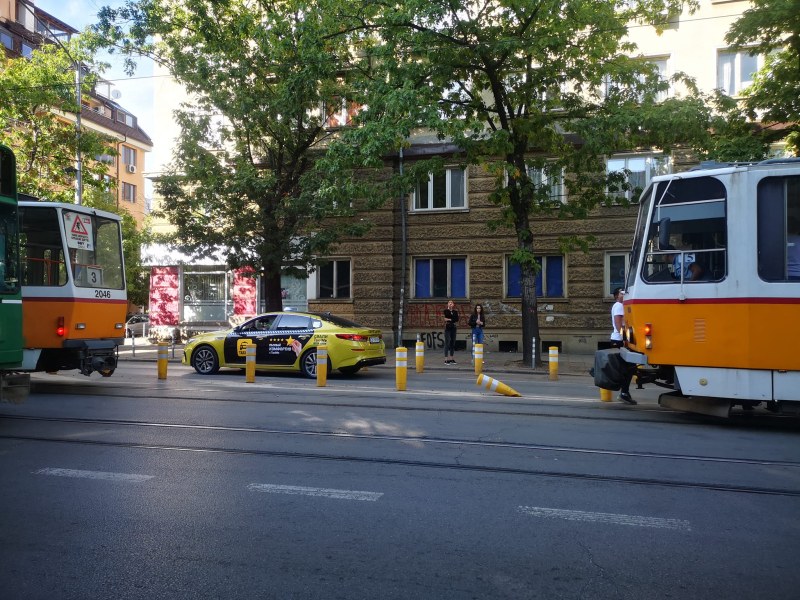 Трамвай блъсна жена в София