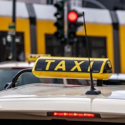 Опасна гонка в София между таксиметров водач и полиция Задържан