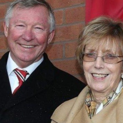 Почина съпругата на бившия мениджър на Манчестър Юнайтед Алекс Фергюсън Знамената
