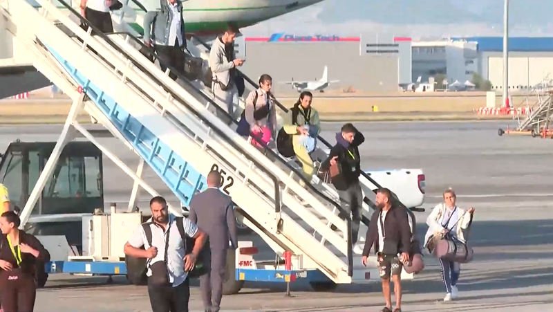 Евакуираните от Израел българи пристигнаха в София ВИДЕО