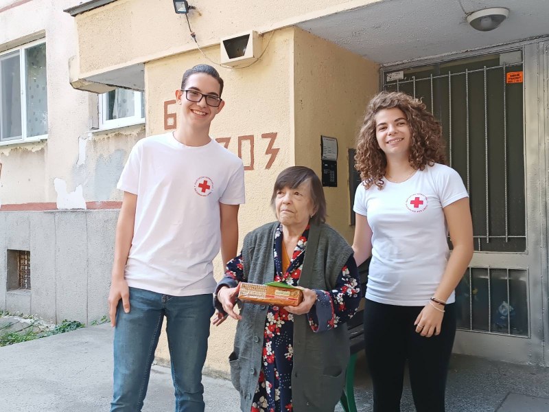 Доброволци на БМЧК-Пловдив с акция в Световния ден на психичното здраве