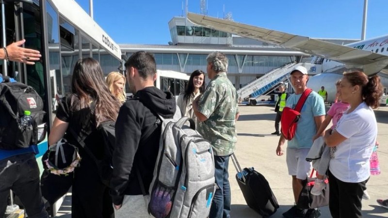 Още 57 български граждани ще бъдат евакуирани от Израел, съобщават от