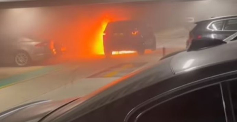 ВИДЕО показа момента на страшната експлозия, изпепелила паркинга в 
