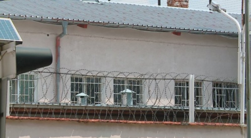 Уволниха зъболекаря на затвора в Пловдив - пиян сигнализирал за бомба