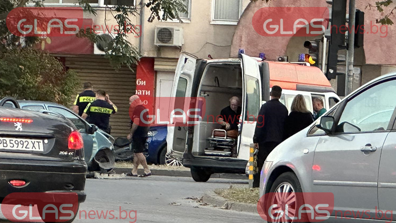 Катастрофа в Пловдив, автомобил е със смачкана предница СНИМКИ