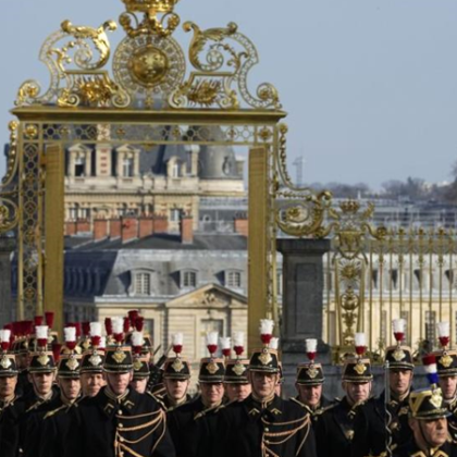Ексклузивен разказ на българин евакуиран от Версайския дворец след бомбената