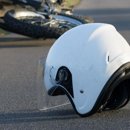 Двама души са пострадали при катастрофа с мотоциклет край казанлъшкото