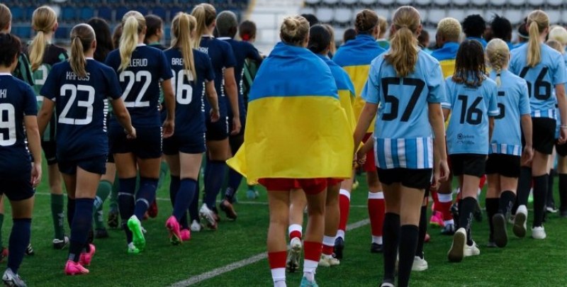 Служители на женския отбор на FC Krivbass избягаха след мача