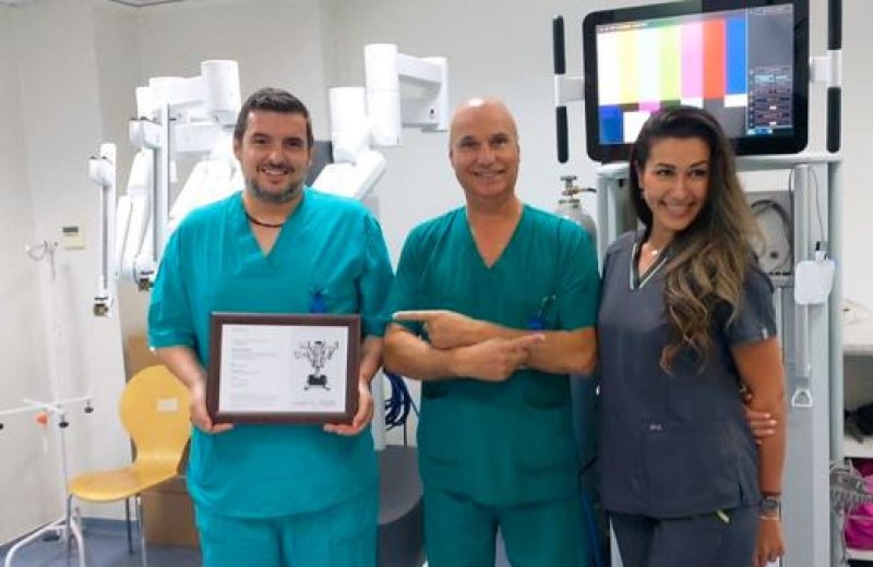 Лекари от Пловдив направиха 400 успешни операции с робот ВИДЕО