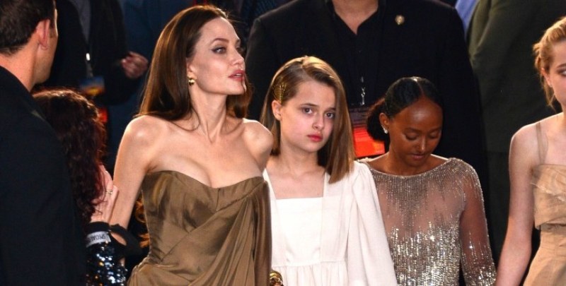 Анджелина Джоли отиде на пазар с дъщеря си Вивиен СНИМКИ