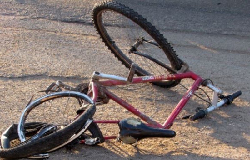Пиян велосипедист е без сериозни наранявания след пътно произшествие в