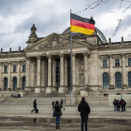 Няколко институции в Берлин съобщиха че са получили заплахи за